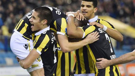 冉冉升起🚀杰伦-格林&申京&范弗里特&狄龙登上《SLAM》杂志封面