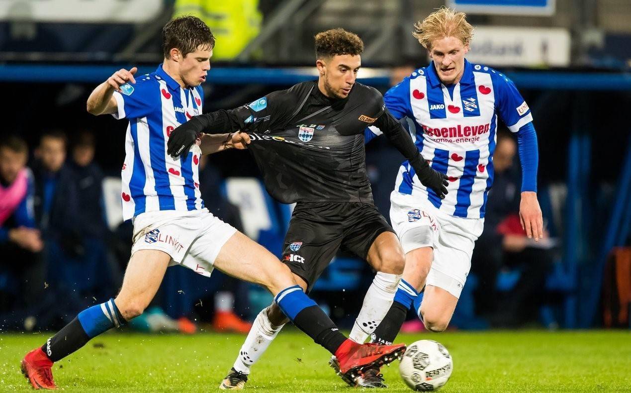 体育女足锦标赛：山东女足4-0完胜大连女足 晋级四强