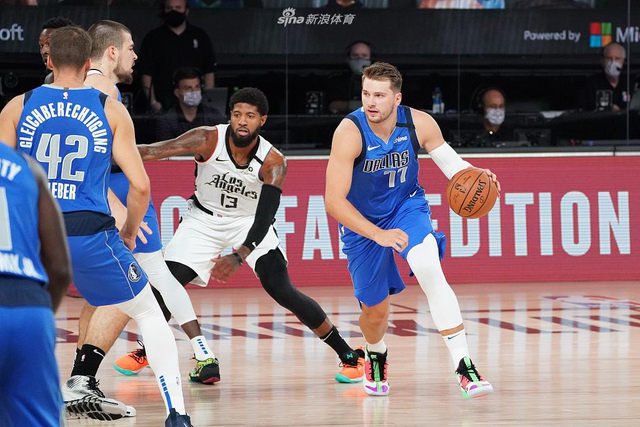 他在荷兰接 他在荷兰接