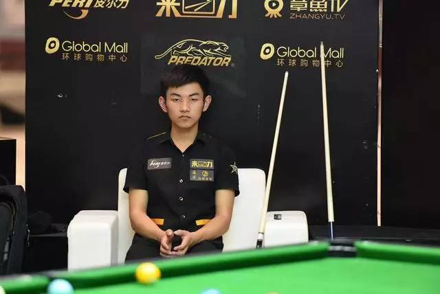 巴斯克斯：我们什么都没做得两黄，对手10次犯规却一牌未得