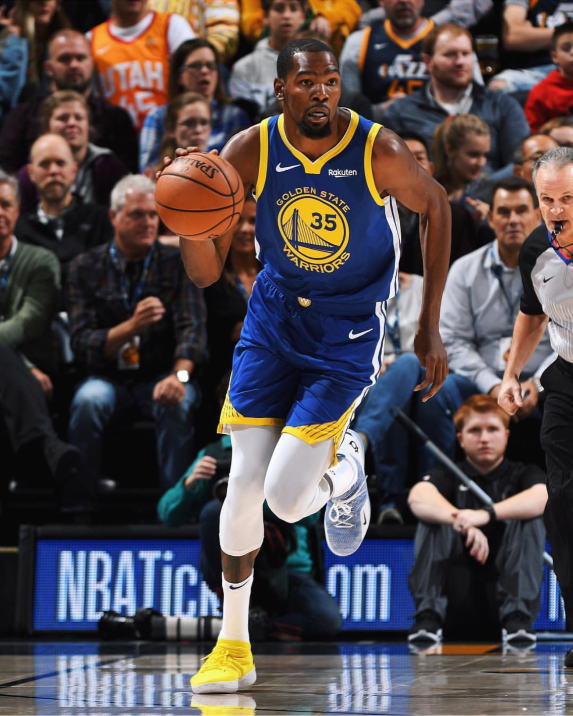 窗前爆出 窗前爆出